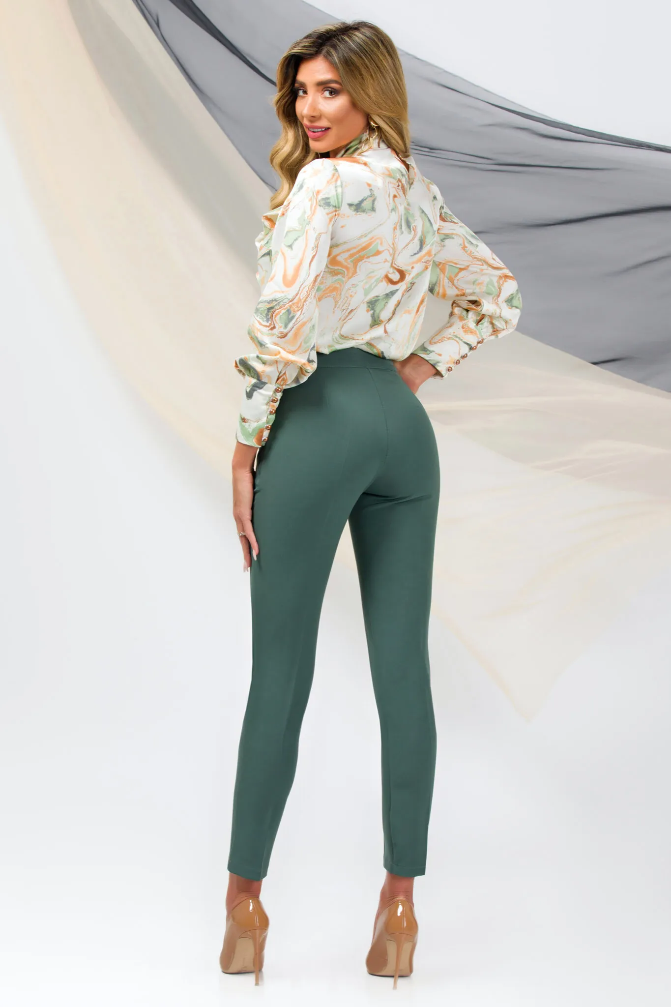 Pantaloni eleganti verde kaki a sigaretta Pretty Girl con tasche laterali